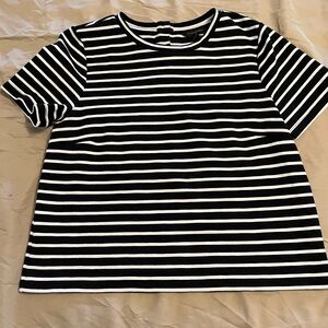 Banana Republic structured tee size M navy/white stripe